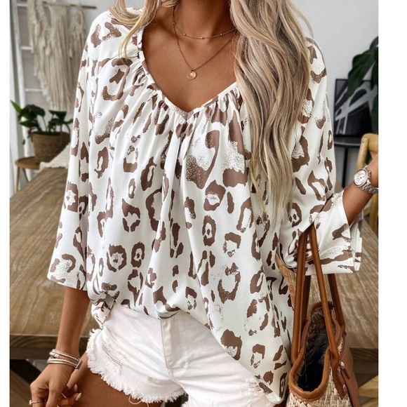 Plus Size Leopard V-Neck Three-Quarter Sleeve Blouse main image 0